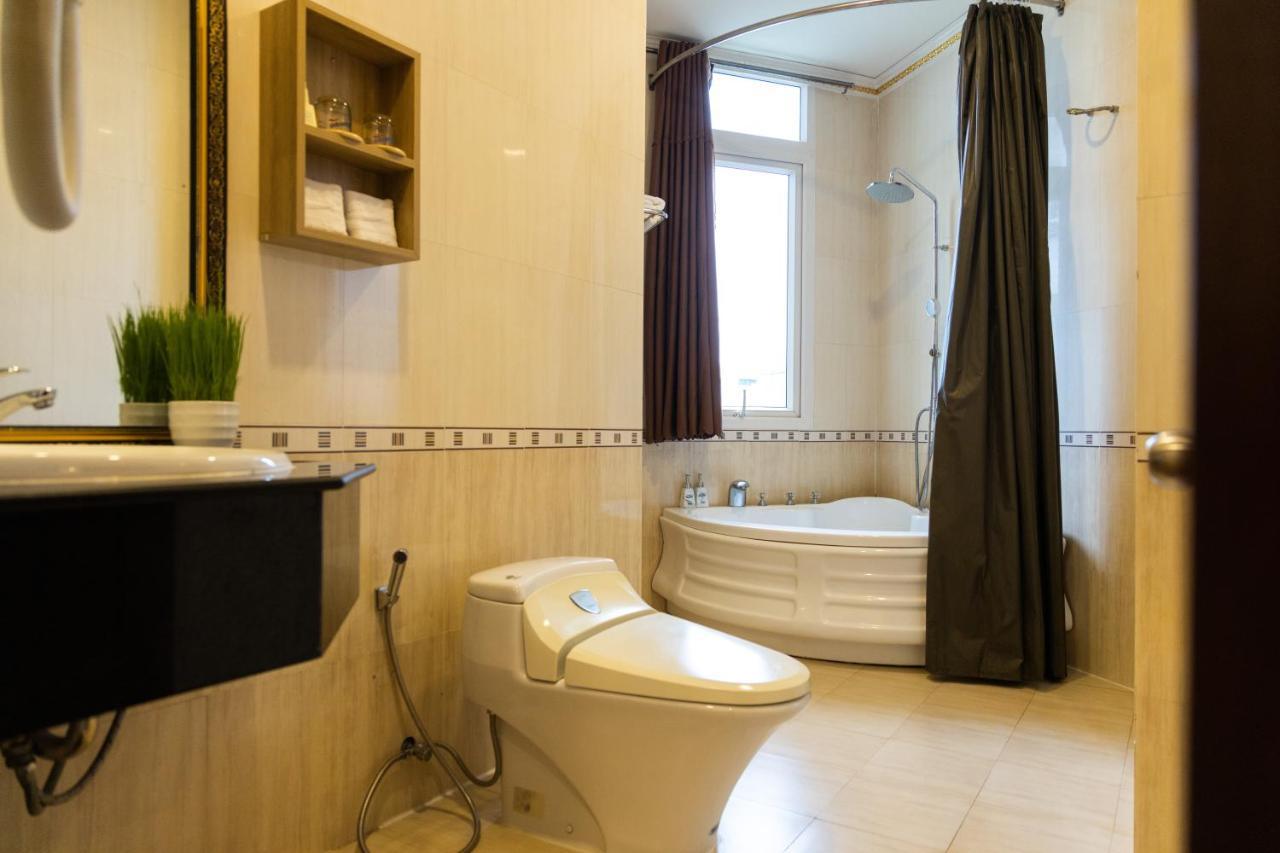Hoang Loc Hotel Buôn Ma Thuột Esterno foto