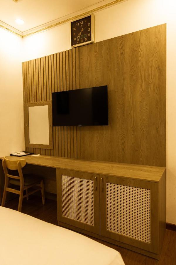 Hoang Loc Hotel Buôn Ma Thuột Esterno foto
